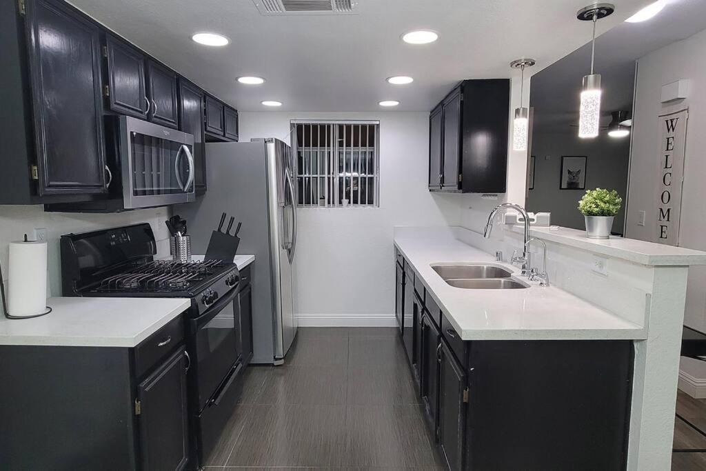 L - Fully Remodeled And Professionally Decorated Las Vegas Eksteriør billede